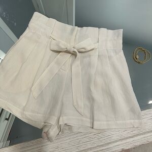 White Linen shorts with Tie